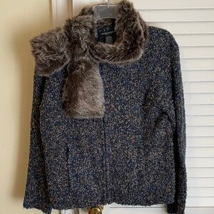 Women's Blue and brown tones sweater with Faux Fur Collar